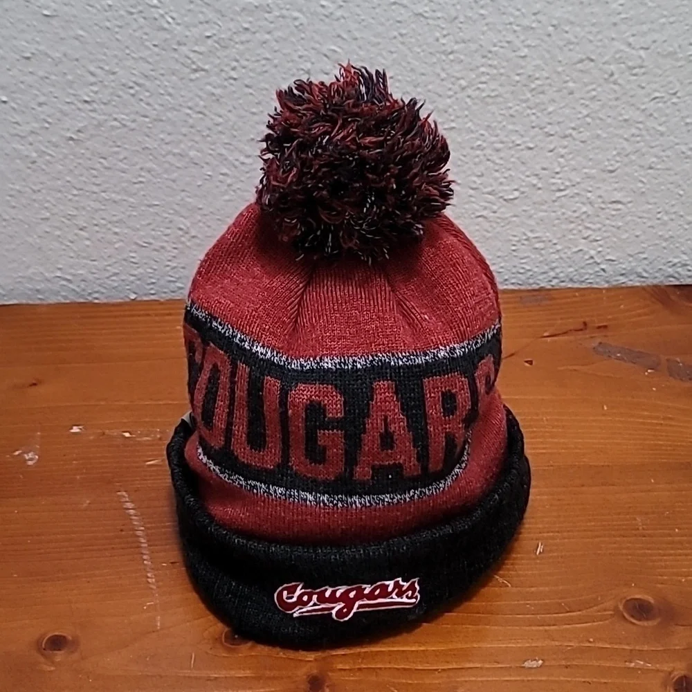 Cougars World WSU Beanie Hat Men's One Size OSFM Red Black Pom Knit Cap